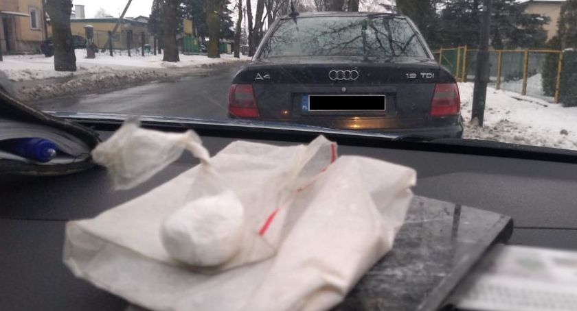 Pijany wpadł przez niezapięte pasy