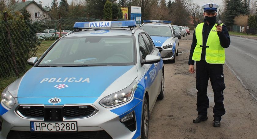 60-latek uderzył w kapliczkę. Miał ponad 4 promile!
