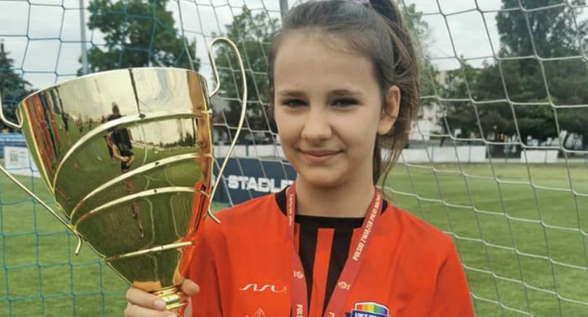 Wiktoria z medalem mistrzostw Polski