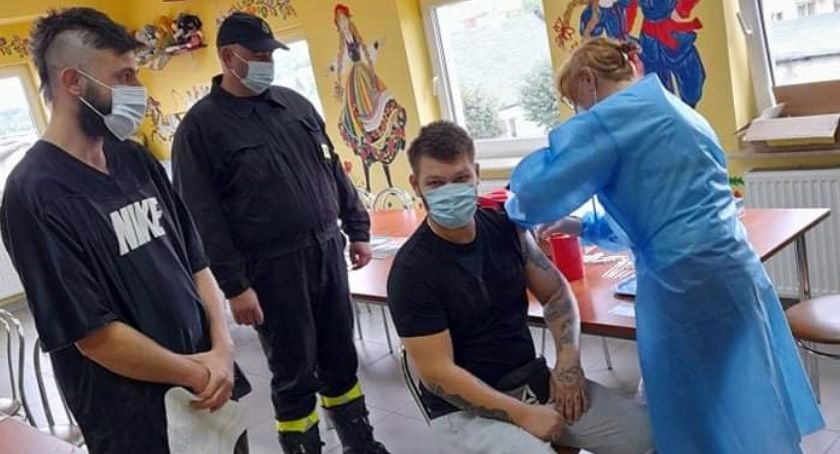Strażacy pomagają w akcji szczepień