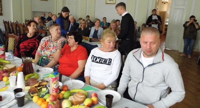 Pomocne dłonie dla niewidomych