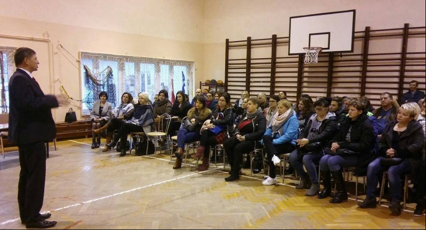 Szkoła w Mysłakówku jednak zostaje