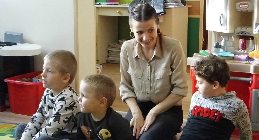 Maluchy czytały o kundelkach [zdjęcia]