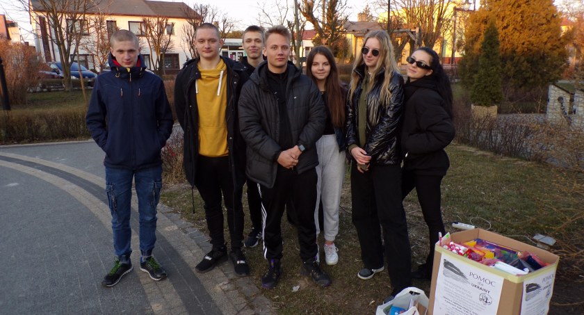 Syrenka pomaga uchodźcom