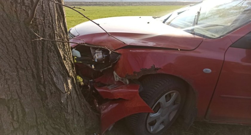 Uciekając przed policją, wskoczył do jeziora