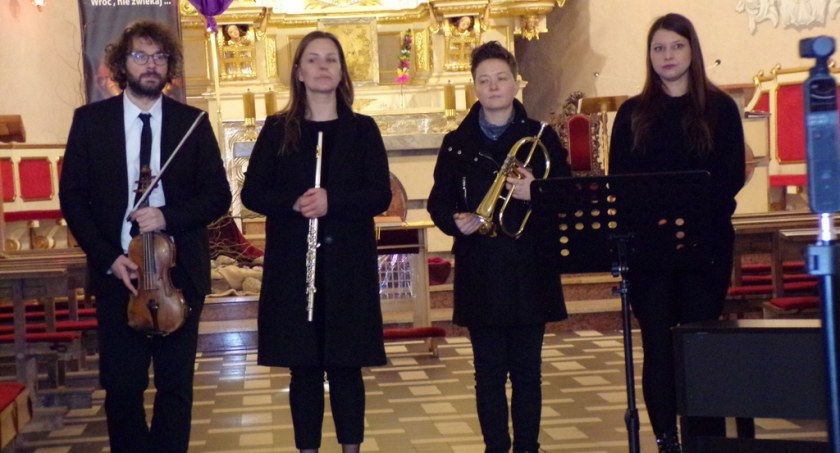 Muzyczne rozmyślania w farze [zdjęcia]