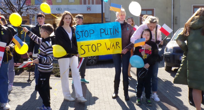 Uchodźcy nadal potrzebują pomocy