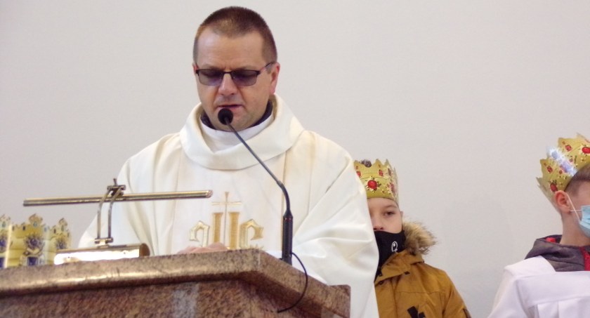 Proboszcz odznaczony przez biskupa