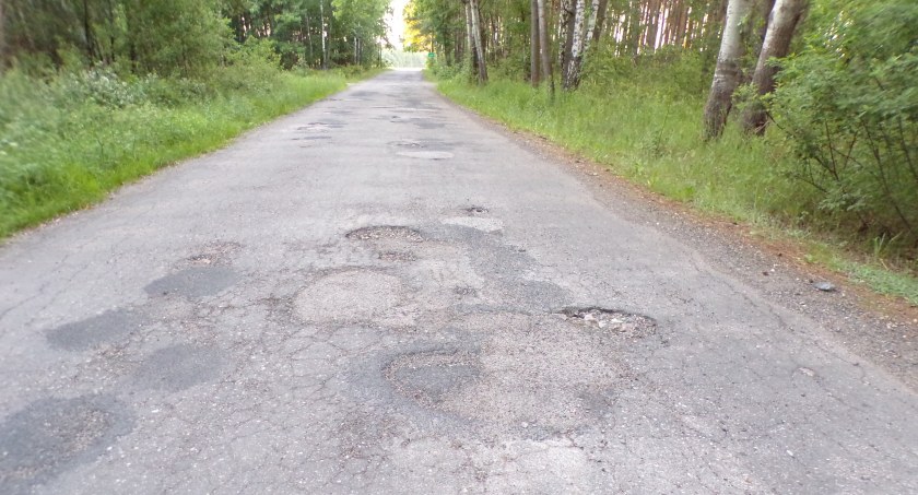 Dziurawe drogi przejdą do historii