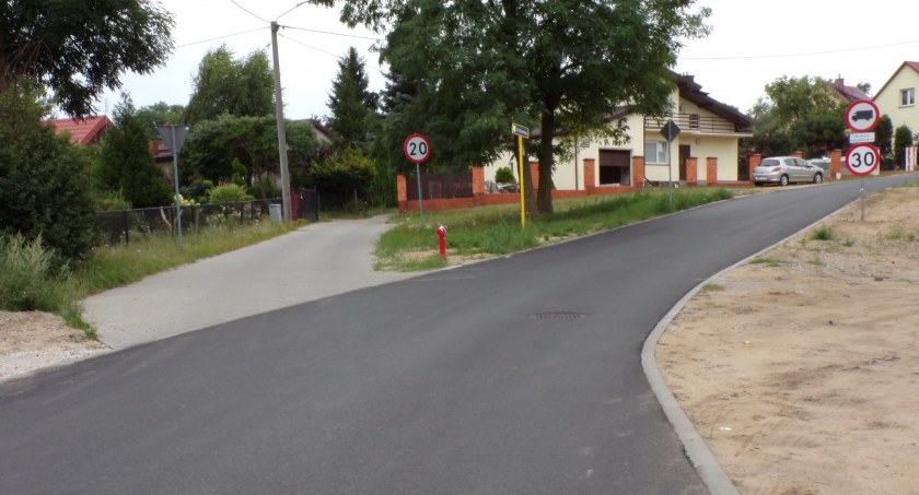Kolejne drogi w przebudowie