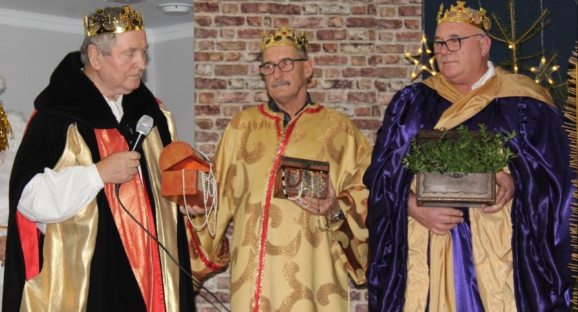 Seniorzy z Dobrzynia nad Wisłą wystawili jasełka [zdjęcia]