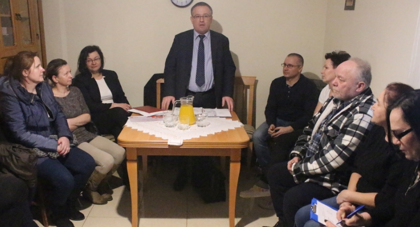 Mieszkańcy Stróżewa błagają o naprawę drogi