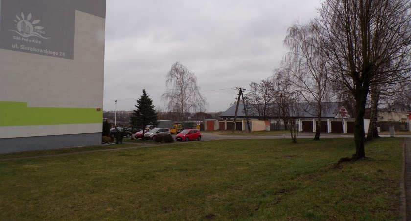 Nie chcą masztu telefonicznego przy Sierakowskiego