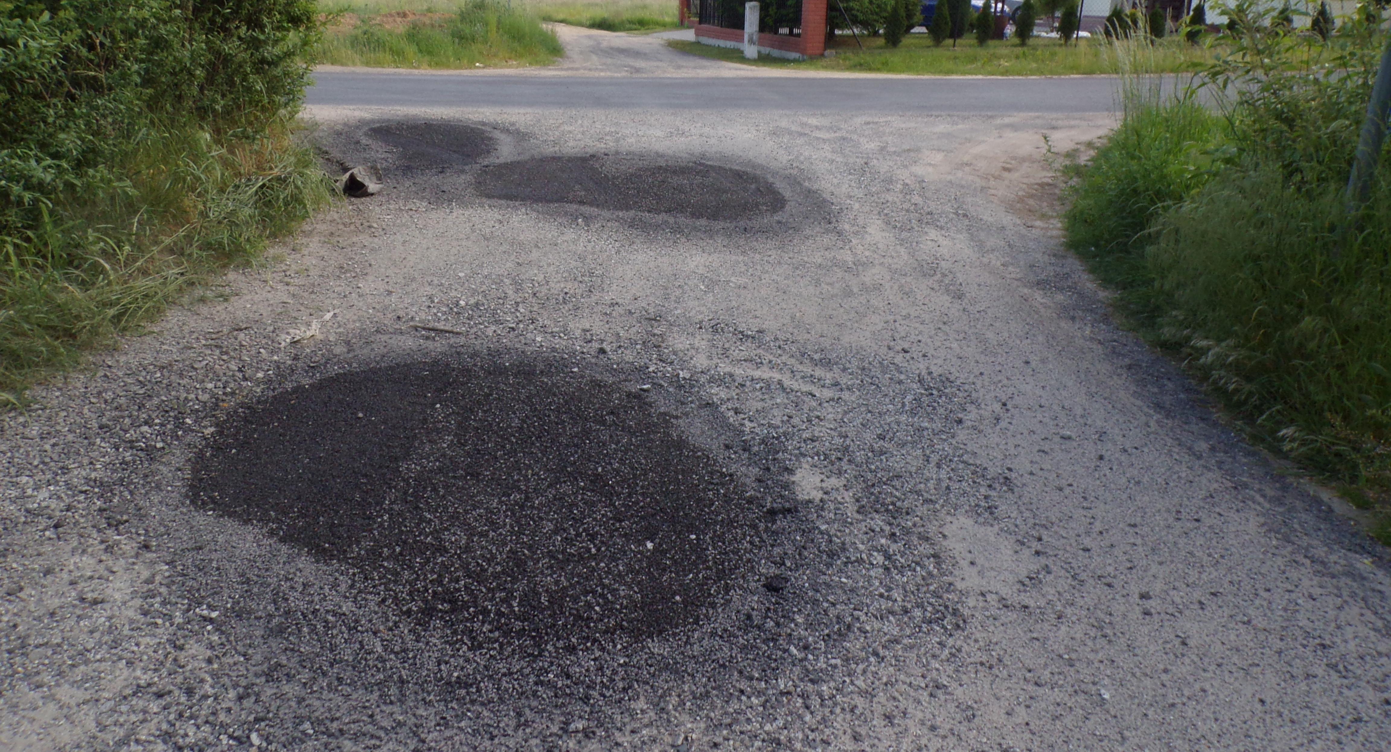 Budują nowe drogi, stare naprawiają
