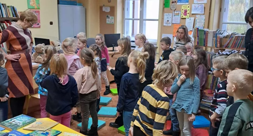 Świętowali z pluszowym misiem [zdjęcia]