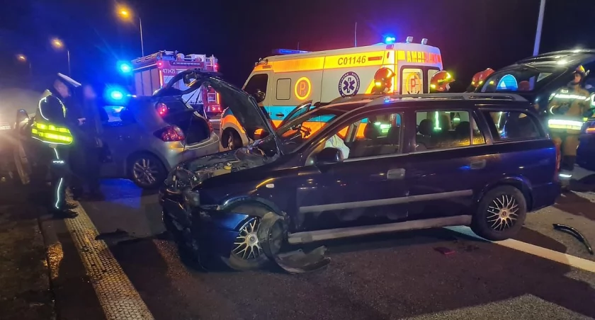 Trzy osoby ranne po zdarzeniu na dziesiątce