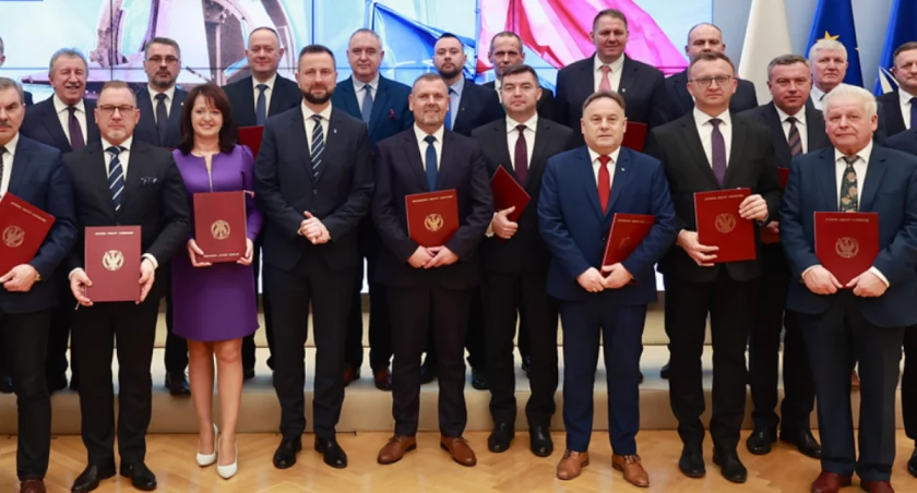 Doradzi ministrowi obrony