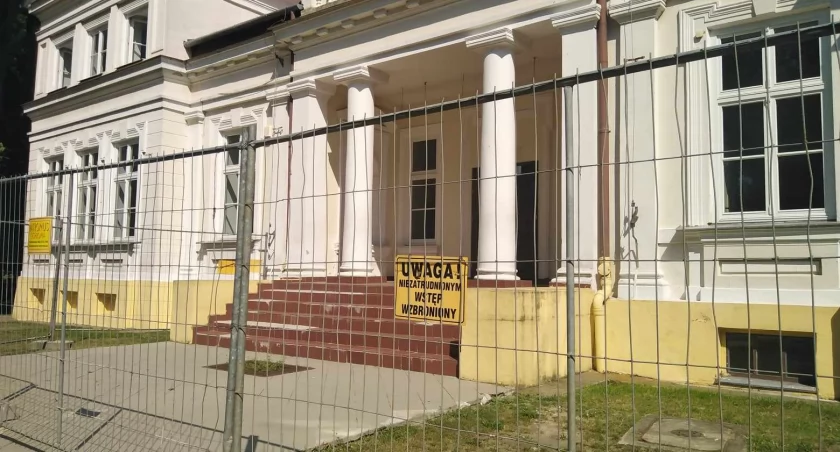 Szkoła w Zadusznikach niezagrożona
