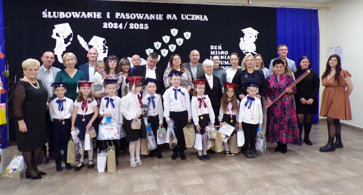 Dumni uczniowie z Ciełuchowa [zdjęcia]