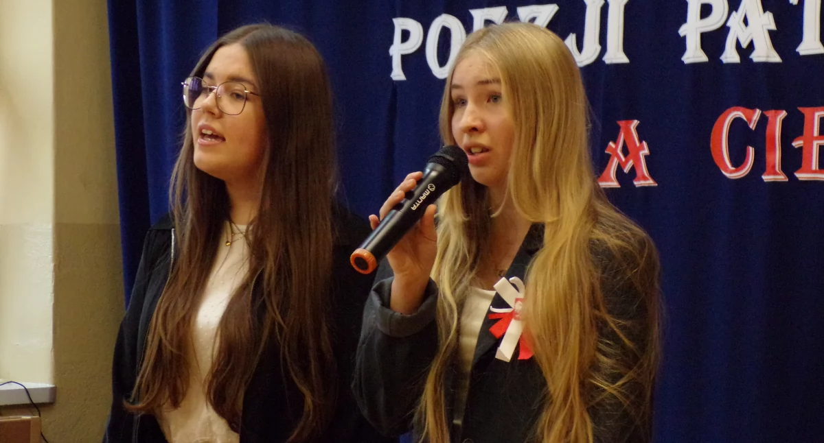 Kochają recytować poezję [zdjęcia]