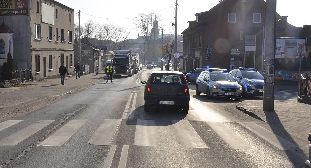 Potrąciła seniorkę na pasach
