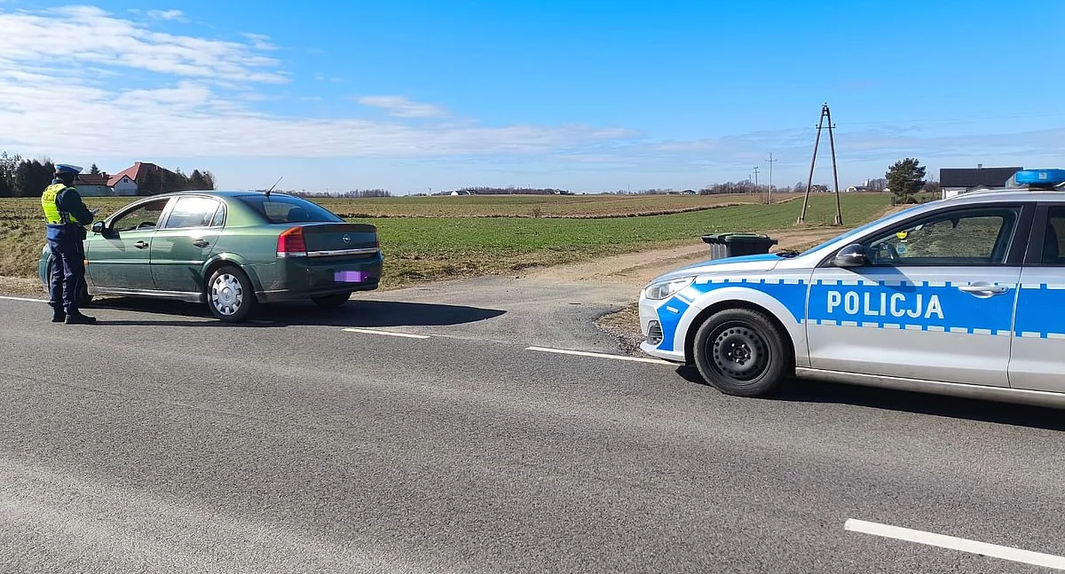 Jechała tak wolno... że zatrzymała ją policja