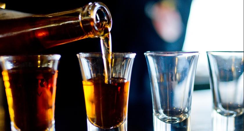 Tak walczą z alkoholizmem i narkomanią