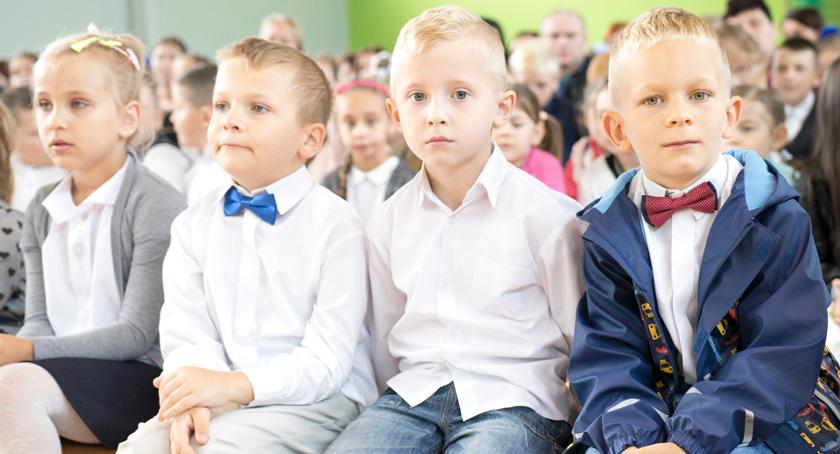 Rozpoczęcie roku szkolnego w SP im. K. Wojtyły w Bobrownikach