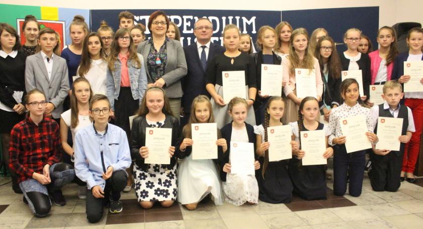 Nauka się opłaca. Dosłownie