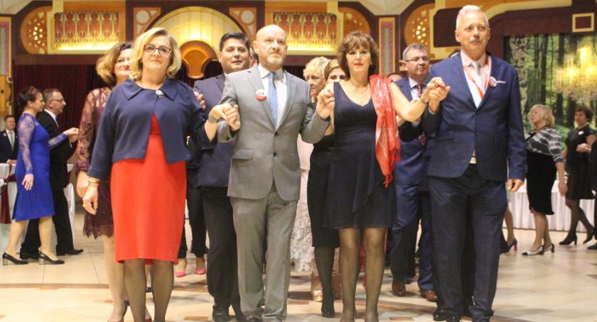 Bal nad bale, czyli absolwenci uczcili stulecie ZS im. R. Traugutta w Lipnie 