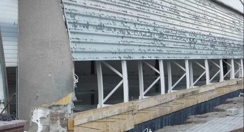 Remont hali SP w Skępem dobiega końca