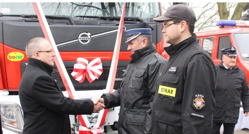 Strażacy z OSP Dobrzyń mają nowy wóz