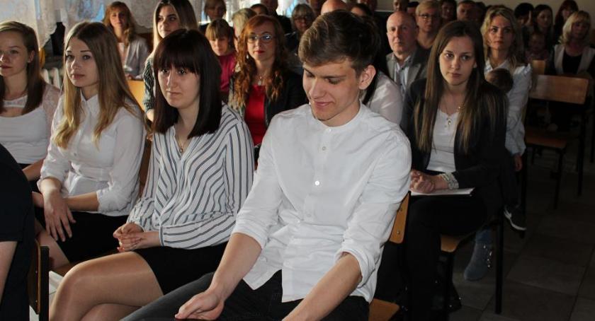 Maturzyści z lipnowskiego technikum odebrali świadectwa