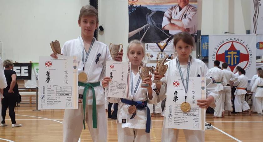 Trójka z 4 medalami