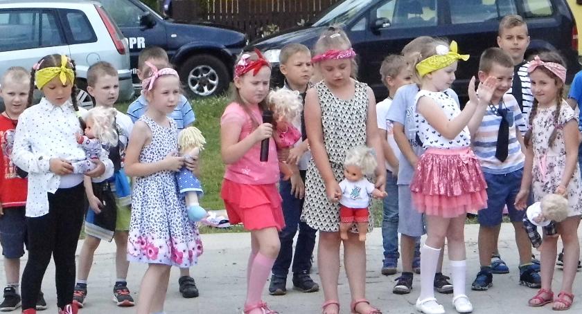 Rodzinnie nad jeziorem
