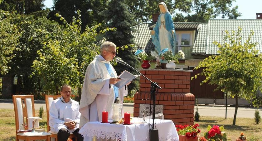 Mają swoją kapliczkę w Kłobukowie
