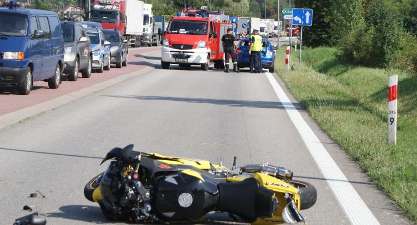 Tragedia na dziesiątce. Nie żyje 25-letni motocyklista