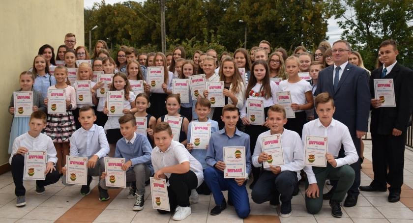 Burmistrz Dobrzynia nad Wisłą przyznał stypendia