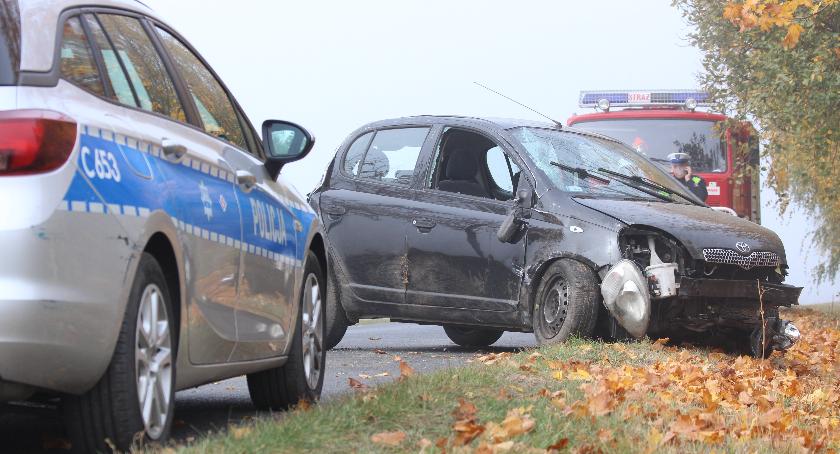 Niebezpiecznie w regionie. 31-latka wypadła z drogi