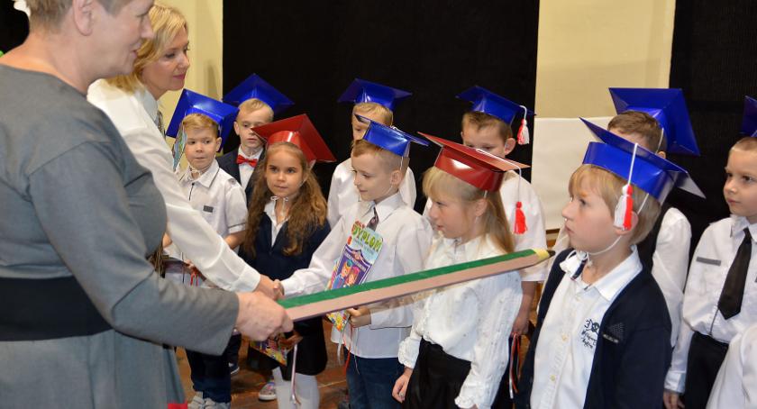 Ślubowanie pierwszaków z Kikoła