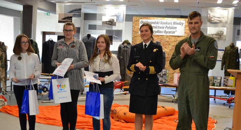 Uczniowie Szkoły Podstawowej w Maliszewie na konkursie wiedzy lotniczej w Pile