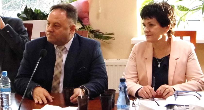 Wiemy ile zarobi starosta i radni powiatu lipnowskiego