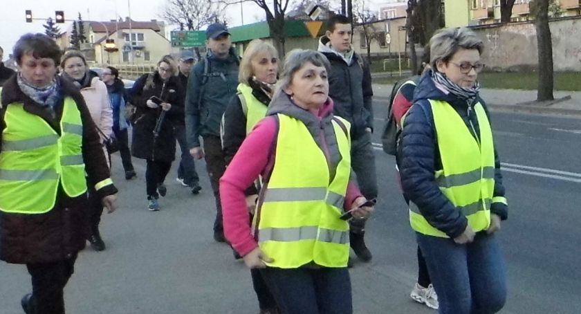 Szli drogami krzyżowymi