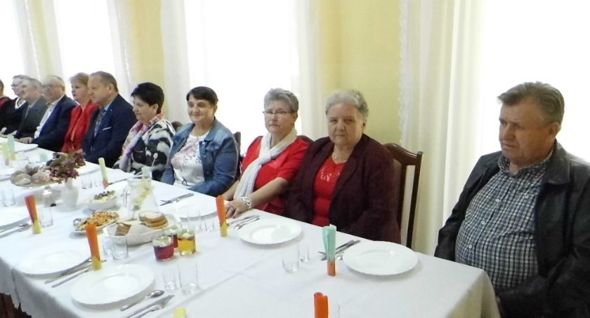 Emeryci świętowali z przyjaciółmi