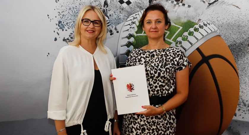 Wymienią ogrodzenie na stadionie