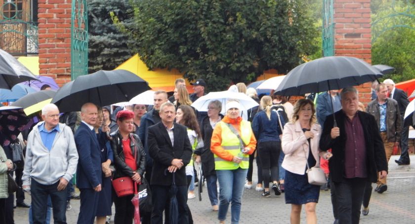 Deszczowa pielgrzymka do Skępego [zdjęcia]
