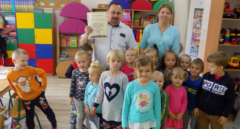 Z książką w świat