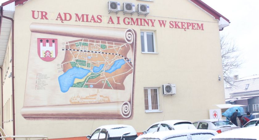 Radni powstrzymali burmistrza