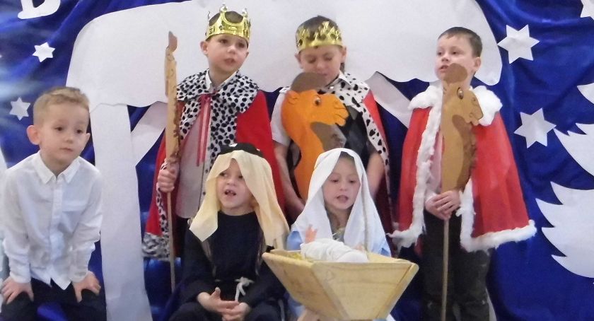 Przedszkolne kolędowanie [zdjęcia]