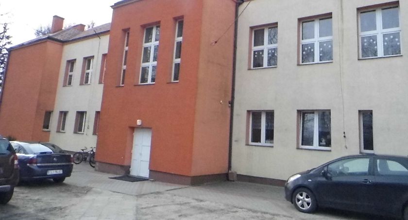 63 lata szkoły to za mało